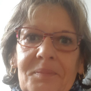 forte de 15 ans d'expérience je souhaite mettre à profit mes compétences dans le domaine du social. Je recherche un poste administratif en relation direct avec les familles que ce soit pour les portages de repas intervention d'une aide à domicile aide aux