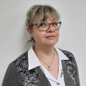 Ménage, repassage, préparation de repas, courses.