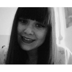 Je garde vos enfants en semaine et pendant vos soirées.