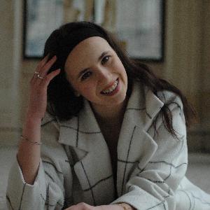 baby-sitter, soutient scolaire, femme de ménage, hotesse d'acceuil  à Paris