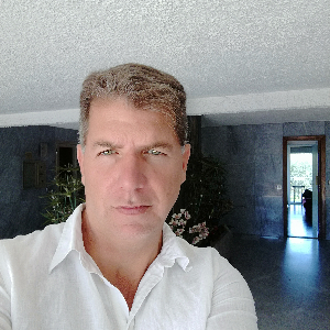 homme d entretien , bricolage , ménage , jardin , accompagnement , Animaux