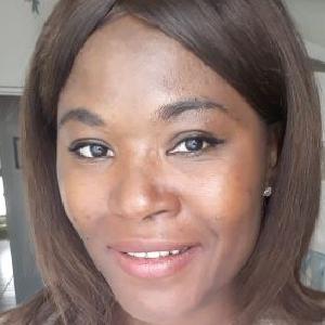 Titulaire du titre professionnel d'Aide de vie aux familles,  je suis en mesure d'apporter mon aide aux personnes âgées dans les tâches du quotidien pour leur permettre de conserver  leur autonomie