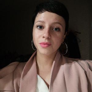 Heures de ménage, lessives, repassage, poussière, sols, entretien du lieu de vie.    Prestations maximum à 50min de mon habitation.