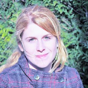 Aide à la personne, courses, papiers administratifs, dame de compagnie, aide aux devoirs (niveau L2 Droit), Babysitting, Petsitter