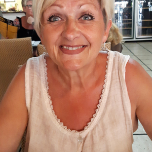 Aide ménagère, dame de compagnie