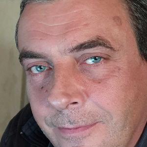 Je propose une pluralité de services dans le domaine d'aide à la personne.