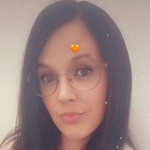 Bonjour, je propose mes services pour vous soulager au niveau du ménage, que ce soit le repassage, les lessives, l entretien de la maison et bien d'autres tâches.