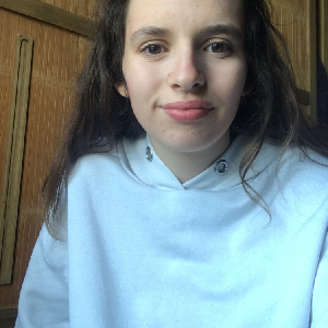 Je peux éventuellement garder des enfants à partir du 20 juin 2021  et aussi accompagné des personnes, faire des courses...