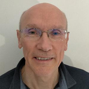 Aide à domicile : travaux de jardinage et de bricollage, homme toutes mains