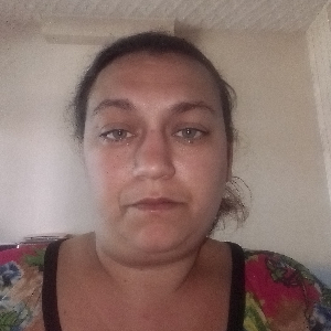 Bonjour je m'appelle Christelle chercher travaille