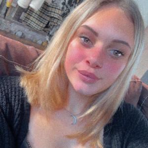 Baby-sitter, aide au ménage, aide au devoir en école primaire et maternelle